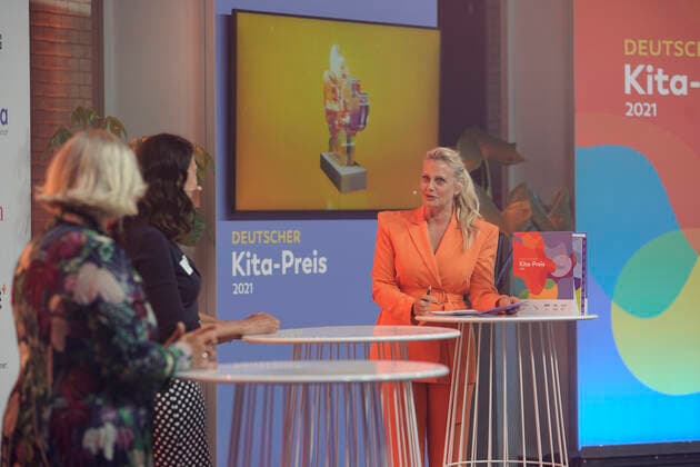 Award of the German KITA Award 2021 Current, 09 06 2021, Berlin, Morderatorin Barbara Schoeneberger at the award of the German KITA Award 2021 Berlin Berlin Germany