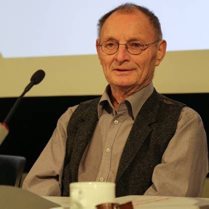 Pressekonferenz am 11.3. zu Günter Brus-Ausstellung Störungszonen, 12. März bis 6. Juni 2016. Anwesend: Günter und Anna Brus, Christoph Buchmann, Wolfgang Muchitsch, Britta Schmitz, Gereon Sievernich, Foto_Matthias Reichelt *** Press conference on 11 3 on Günter Brus exhibition Disturbance Zones, 12 March to 6 June 2016 Present Günter and Anna Brus, Christoph Buchmann, Wolfgang Muchitsch, Britta Schmitz, Gereon Sievernich, photo Matthias Reichelt.