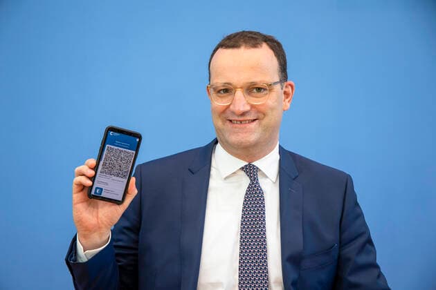 Bilder des Jahres 2021, News 06 Juni News Themen der Woche KW23 News Bilder des Tages Germany: Health Authorities Present CovPass Vaccination Certificate For Smartphones German Health Minister Jens Spahn attends a press conference announcing the CovPass vaccination certificates for smartphones at the Bundespressekonferenz in Berlin, Germany on June 10, 2021. CovPass will provide international certification for those who have been fully vaccinated against COVID-19 basing on a common effort and common platform between the EU countries. Berlin Berlin Germany contini-healthau210610_npeF1  Copyright: xEmmanuelexContinix