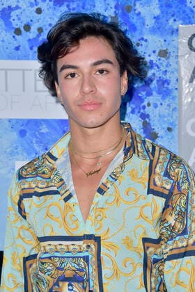 Rodrigo at the Gen Art Muse 2021 An Evening of Art, Fashion, Film, and Music event at the Gray Matter Museum Newport Beach, 10 06 2021. Foto:xD.xStarbuckx xFuturexImage