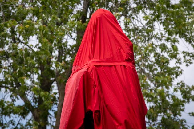 June 11, 2021, Kingston, Ontario, Canada: The statue of former Canadian Prime Minister Sir John A Macdonald is covered by a red sheet in Kingston, Ontario on Friday June 11, 2021. Local indigenous groups want the statue removed but the City of Kingston has not decided what to do with the statue and is leaving it up in the mean time. Kingston Canada  - ZUMAc35_ 20210611_zaf_c35_048 Copyright: xLarsxHagbergx