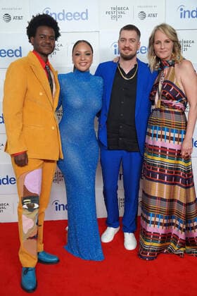 Bilder des Jahres 2021, Entertainment 06 Juni Entertainment Themen der Woche KW23 Entertainment Bilder des Tages June 11, 2021, New York, New York, USA: BENJAMIN EARL TURNER , JASMINE CEPHAS JONES, RAFAEL CASAL , HELEN HUNT at the Ã¢â‚¬oeBlindspottingÃ¢â‚¬Â premiere at the Tribeca Festival 2021,.Pier 76, NYC.June 11, 2021. New York USA - ZUMAms4_ 20210611_zaf_ms4_013 Copyright: xSoniaxMoskowitzxGordonx
