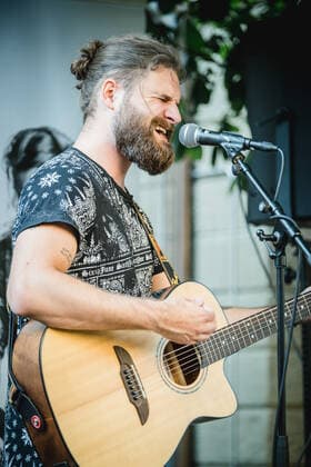 Chris Samuel live in Bern, Switzerland Bern, Switzerland. 11th, June 2021. The Swiss-American singer, musician and songwriter Chris Samuel performs a live garden concert at Bierh?beli in Bern. Bern Switzerland  Copyright: xGonzalesxPhoto TilmanxJentzschx
