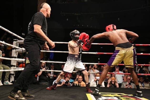 Bilder des Jahres 2021, Entertainment 06 Juni Entertainment Themen der Woche KW23 Entertainment Bilder des Tages ATLANTIC CITY, NJ-JUNE 11: Chuck Liddell pictured in the ring as guest referee for the Lamar Odom versus Aaron Carter Main event at the Showboat hotel in Atlantic City, New Jersey June 11, 2021 CREDIT: Star shooter MediaPunch Copyright: xmpi09x xMediaPunchx