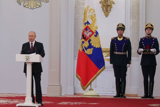 MOSCOW, RUSSIA - JUNE 12, 2021: Russia s President Vladimir Putin (L) speaks during a ceremony held at the Moscow Kremlin on Russia Day to present state decorations and prizes. Mikhail Klimentyev Russian Presidential Press and Information Office TASS  TS1046CB
