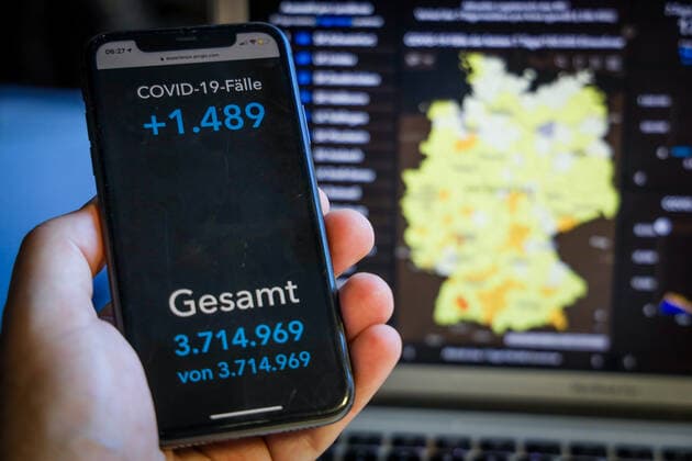 Coronavirus in Germany Covid 19 Dashboard of the Robert Koch Institute 13 06 2021 Robert Koch Institute 7 days Incidence 17.3 7 days Number of cases 14 383 COVID 19 Cases 3 714 969 Addition of 1 489 compared to previous day COVID 19 Deaths 89 834 Addition of 18 compared to previous day