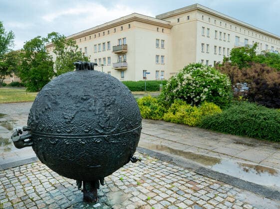 GER Brandenburg Eisenhüttenstadt city portrait one of the first large industrial cities of the GDR for the steel industry steel production the architectural style of the modern city on the Oder, also known as Stalinstadt in the summer of 1950 together with the ironworks as a re
