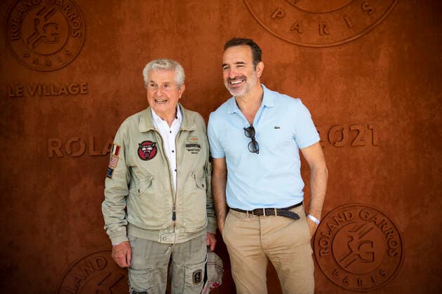 Claude Lelouch et Jean Dujardin CELEBRITES : Internationaux de France Roland Garros 2021 - Finale Hommes - Paris - 13 06 2021 JBAutissier Panoramic 