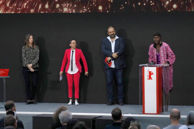 Alice Diop with the award for best documentary Nous with Janna Ji Wonders, Albertina Carri and Orwa Nyrabia at the award ceremony of the Berlinale Summer Special 2021 71 Berlin International Film Festival at the open-air cinema Museumsinsel Berlin, 13 06 2021. Foto:xD.xBedrosianx xFuturexImage