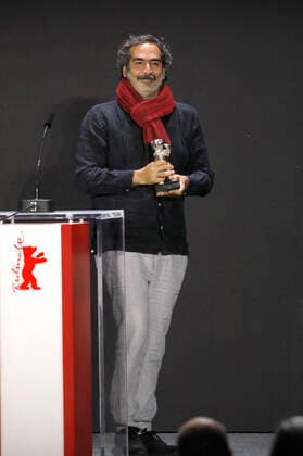 Yibran Asuad with the Silver Bear for Best Artistic Achievement for Una pelicula de policias at the Berlinale Summer Special 2021 71 International Film Festival Berlin at the outdoor cinema Museumsinsel Berlin, 13 06 2021 Foto:xD.xBedrosianx xFuturexImage