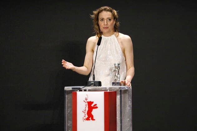 Maren Eggert with the Silver Bear for Best Leading Role in I Am Human at the Berlinale Summer Special 2021 71 International Film Festival Berlin at the open-air cinema Museumsinsel Berlin, 13 06 2021 Foto:xD.xBedrosianx xFuturexImage