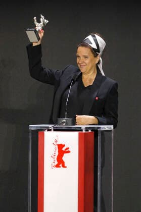 Maria Speth with the Silver Bear Jury Prize for the documentary Mr Bachmann and his Class at the Berlinale Summer Special 2021 71 International Film Festival Berlin at the open-air cinema Museumsinsel Berlin, 13 06 2021 Foto:xD.xBedrosianx xFuturexImage
