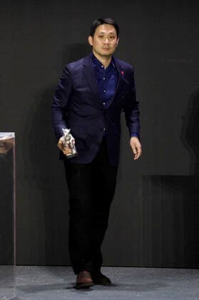 Ryusuke Hamaguchi with the Silver Bear Grand Jury Prize for Guzen to sozo at the award ceremony of the Berlinale Summer Special 2021 71 Berlin International Film Festival at the open-air cinema Museumsinsel Berlin, 13 06 2021 Foto:xD.xBedrosianx xFuturexImage