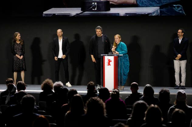 Radu Jude with the Golden Bear for Best Film Babardeala cu bucluc sau porno balamuc with Mariette Rissenbeek, Nadav Lapid, Ada Solomon and Carlo Chatrian at the Berlinale Summer Special 2021 71 Berlin International Film Festival outdoor cinema Museum Island Berlin, 13 06 2021 Foto:xD.xBedrosianx xFuturexImage
