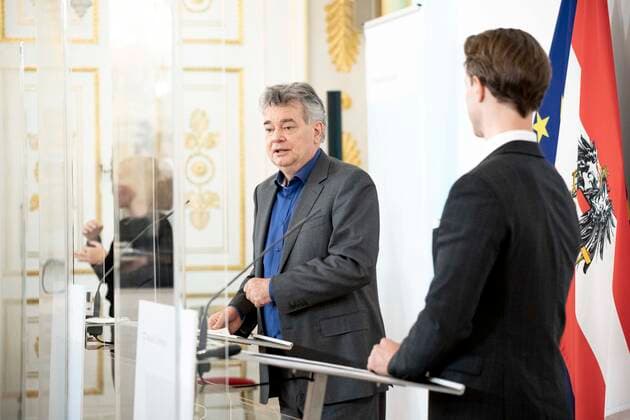 Current news on Corona economic aids Pressekonferenz im Bundeskanzleramt in Wien mit Informationen zu den Corona - Wirtschaftshilfen. Im Bild: Vizekanzler Werner Kogler (GRÜNE) und Finanzminister Gernot Blümel (ÖVP). Wien, Österreich. 15.06.2021