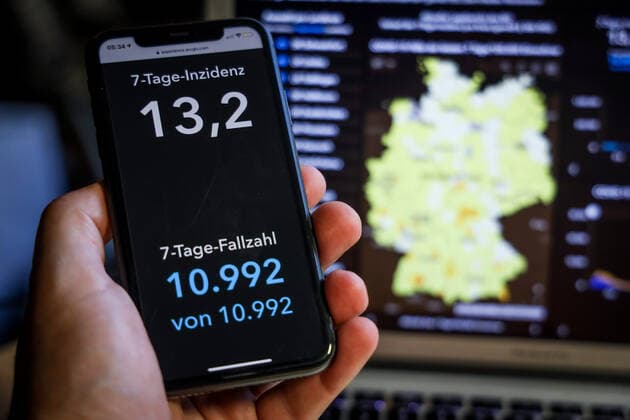 Coronavirus in Germany Covid 19 Dashboard of the Robert Koch Institute 16 06 2021 Robert Koch Institute 7 days Incidence 13.2 7 days Number of cases 10 992 COVID 19 cases 3 717 625 Addition of 1 455 compared to the previous day COVID 19 deaths 90 074 Addition of 137 compared to the previous day