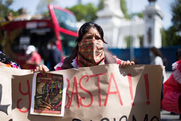 Mexiko, Otomi Indigene Bevölkerung protestiert gegen Rassismus in Mexiko-Stadt Protest For Racism In Mexico City Members of the National Indigenous Council (CNI for its acronym in Spanish) of the Otomi indigenous community residing in Mexico City and people in solidarity with the Zapatista Army of National Liberation (EZLN) protest in front of the Ministry of Foreign Relations after said institution denied the delivery of passports to representatives of said insurgent movement, who denounced racism. On June 16, 2021 in Mexico City, Mexico. Mexico City Mexico leyva-notitle210616_npR8O  Copyright: xCristianxLeyvax
