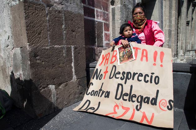 Mexiko, Otomi Indigene Bevölkerung protestiert gegen Rassismus in Mexiko-Stadt Protest For Racism In Mexico City Members of the National Indigenous Council (CNI for its acronym in Spanish) of the Otomi indigenous community residing in Mexico City and people in solidarity with the Zapatista Army of National Liberation (EZLN) protest in front of the Ministry of Foreign Relations after said institution denied the delivery of passports to representatives of said insurgent movement, who denounced racism. On June 16, 2021 in Mexico City, Mexico. Mexico City Mexico leyva-notitle210616_npRIY  Copyright: xCristianxLeyvax