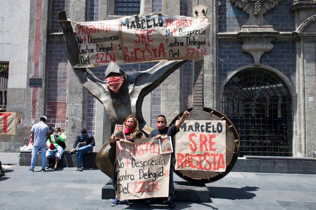 Mexiko, Otomi Indigene Bevölkerung protestiert gegen Rassismus in Mexiko-Stadt Protest For Racism In Mexico City Members of the National Indigenous Council (CNI for its acronym in Spanish) of the Otomi indigenous community residing in Mexico City and people in solidarity with the Zapatista Army of National Liberation (EZLN) protest in front of the Ministry of Foreign Relations after said institution denied the delivery of passports to representatives of said insurgent movement, who denounced racism. On June 16, 2021 in Mexico City, Mexico. Mexico City Mexico leyva-notitle210616_npGJS  Copyright: xCristianxLeyvax