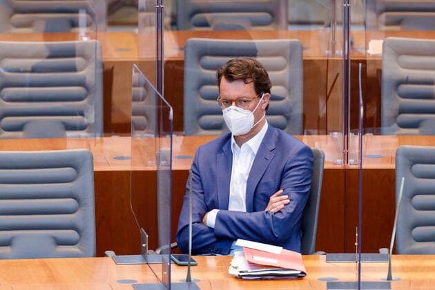 Hendrik Wüst bei der 131. Plenarsitzung des Landtags von NRW. Düsseldorf, 16.06.2021 *** Hendrik Wüst at the 131 plenary session of the NRW state parliament Düsseldorf, 16 06 2021 Foto:xC.xHardtx xFuturexImage