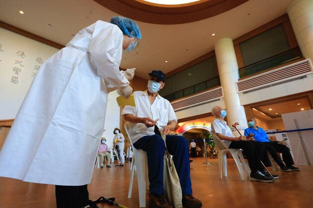June 17, 2021, New Taipei, New Taipei, Taiwan: A doctor consults for senior citizens getting inoculated with the Astra Zeneca vaccine at Taipei Tzu Chi Hospital, following a surge in domestic infections and deaths related to the Covid-19 disease. The island has launched a mass vaccination program for 6 priority groups including the elderly and those working in the frontline to combat the unconstrained outbreak. New Taipei Taiwan - ZUMAs313 20210617_zip_s313_008 Copyright: xDanielxCengxShou-Yix