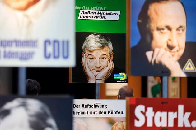 Impressions of election posters and party gifts at the press conference on the new exhibition Wähl mich Parteien plakatieren at the Haus der Geschichte in Bonn From 17 June Foto:xC.xHardtx xFuturexImage