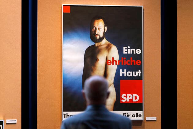 Impressions of election posters and party gifts at the press conference on the new exhibition Wähl mich Parteien plakatieren at the Haus der Geschichte in Bonn From 17 June Foto:xC.xHardtx xFuturexImage
