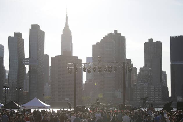 Fans remain after Chris Martin and Coldplay perform a sound check before they tape a free concert for Macy s Fourth of July special in New York City on Thursday, June 17, 2021.  NYP20210617120 JohnxAngelillo