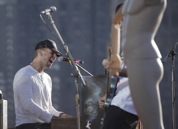 Chris Martin and Coldplay perform during a sound check before they tape a free concert for Macy s Fourth of July special in New York City on Thursday, June 17, 2021.  NYP20210617127 JohnxAngelillo