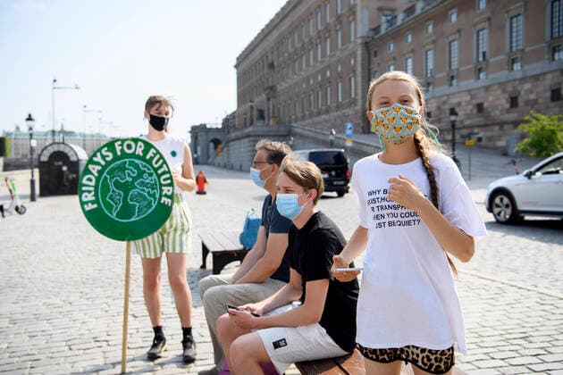 Bilder des Jahres 2021, News 06 Juni News Themen der Woche KW24 News Bilder des Tages Swedish climate activist Greta Thunberg and other climate protesters gather for a protest against climate change in front of the Swedish parliament building in Stockholm Friday June 18, 2021. STOCKHOLM Sweden x10060x *** Swedish climate activist Greta Thunberg and other climate protesters gather for a protest against climate change in front of the Swedish parliament building in Stockholm Friday June 18, 2021 STOCKHOLM Sweden x10060x,  Copyright: xHenrikxMontgomery TTx GRETA CLIMATE SCHOOL STRIKE