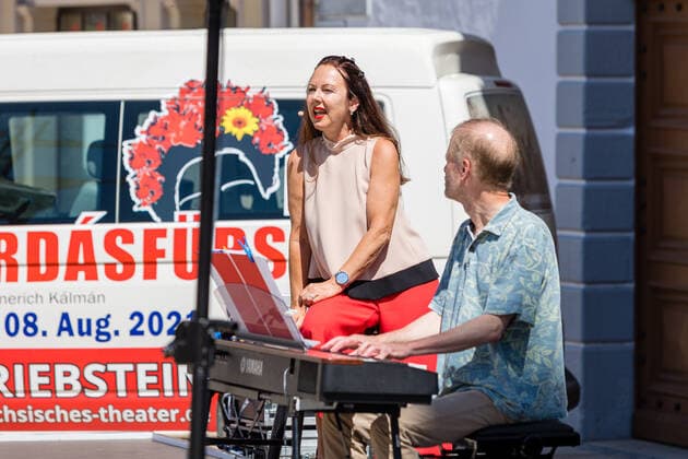 Small concert at Obermarkt Freiberg Summertime with Susanne Engelhardt and Jörg Pitschmann on 18 06 2021 Susanne Engelhardt, soprano voice and Jörg Pitschmann, piano and general music director Freiberg Obermarkt Saxony Germany