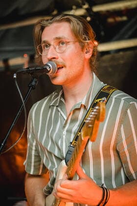 Daens live in Bern, Switzerland Bern, Switzerland. 18th, June 2021. The Swiss band Daens performs a live garden concert at Bierh?beli in Bern. Here musician Samuel Brunner is seen live on stage. Bern Switzerland  Copyright: xGonzalesxPhoto TilmanxJentzschx