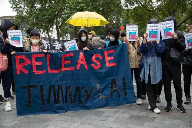 June 19, 2021, London, United Kingdom: Protesters holding a banner reading, Release Jimmy Lai, during the demonstration..Hong Kong s national security police arrested the chief editor and four executives of the pro-democracy newspaper on Jun 17, 2021 in Hong Kong raiding its newsroom for a second time in the latest blow to the outspoken tabloid. A protest in support of Apple Daily newspaper was staged outside China Embassy in London. London United Kingdom - ZUMAs197 20210619_zaa_s197_218 Copyright: xMayxJamesx