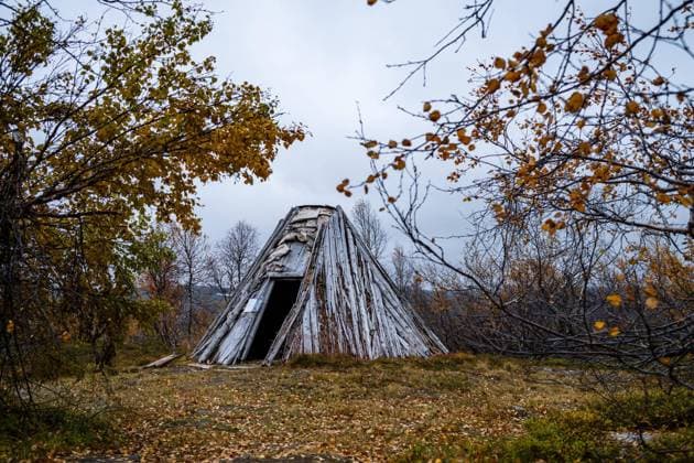  Sami-Hütte, Wildnisstraße, Nord-Jämtland, Schweden, Europa *** Sami Cabin, Wilderness Road, North Jämtland, Sweden, Europe Copyright: imageBROKER/SaschaxSelli-Grabowski ibxsse06953463.jpg
