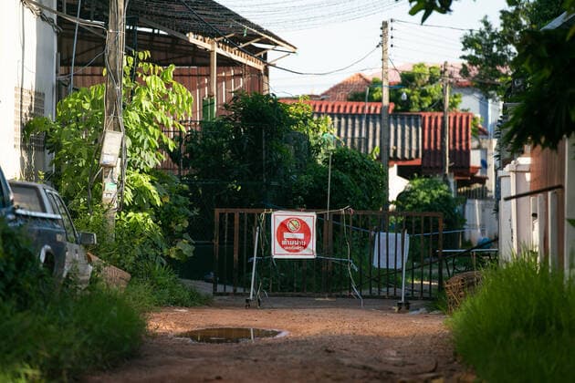 (210620) -- VIENTIANE, June 20, 2021 -- Photo taken on June 19, 2021 shows a blocked area with COVID-19 cases in Vientiane, Laos. Laos has extended its lockdown COVID-19 prevention measures across the country for a further 15 days as the community spread of COVID-19 in the capital continues. (Photo by Xinhua) LAOS-VIENTIANE-COVID-19-LOCKDOWN KaikeoxSaiyasane 