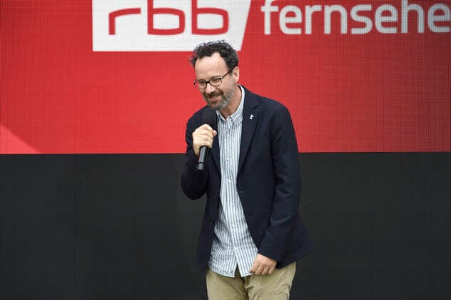 Carlo Chatrian at the award ceremony of the Audience Award Competition 2021 at the Berlinale Summer Special 2021 71 Berlin International Film Festival at the open-air cinema Museumsinsel Berlin, 20 06 2021 Foto:xN.xKubelkax xFuturexImage