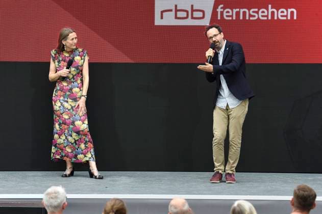 Mariette Rissenbeek and Carlo Chatrian at the award ceremony of the Audience Award Competition 2021 at the Berlinale Summer Special 2021 71 Berlin International Film Festival at the open-air cinema Museumsinsel Berlin, 20 06 2021 Foto:xN.xKubelkax xFuturexImage