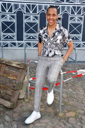 Bilder des Jahres 2021, Entertainment 06 Juni Entertainment Themen der Woche KW25 Preisverleihung der First Steps Award 2021 Jerry Hoffmann Ankunft zur 22. Preisverleihung, roter Teppich zum Nachwuchspreis First Steps Award 2021 im Holzmarkt in Berlin am 21.06.2021 *** First Steps Award 2021 Jerry Hoffmann Arrival to the 22 Award Ceremony, red carpet to the Young Talent Award First Steps Award 2021 at the Holzmarkt in Berlin on 21 06 2021 Photopress Mueller