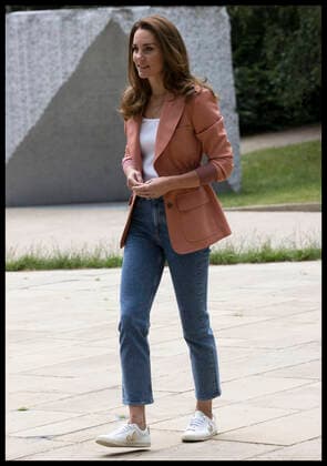 Herzogin Kate besucht Natural History Museum in London . 22 06 2021. London, United Kingdom. Kate Middleton, the Duchess of Cambridge, arriving at the Natural History Museum in London.  xStephenxLockx xi-Imagesx IIM-22303-0032