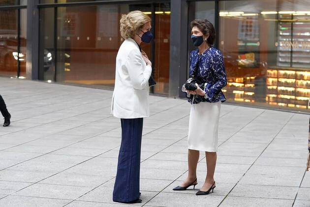 Queen Sofia of Spain (l) arrives at the closing ceremony and end-of-year concert of the Reina Sofia School of Music with Paloma O Shea, Marchioness of O Shea, pianist and President of the Reina Sofia School of Music and widow of the banker Emilio Botín. June 22, 2021. (2021062277)