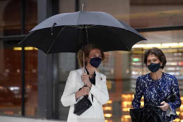 Queen Sofia of Spain (l) arrives at the closing ceremony and end-of-year concert of the Reina Sofia School of Music with Paloma O Shea, Marchioness of O Shea, pianist and President of the Reina Sofia School of Music and widow of the banker Emilio Botín. June 22, 2021. (20210622114)