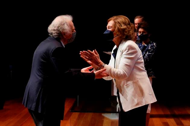 Emeritus Queen Sofia (R) greets emeritus professor Zakhar Bron during the awarding ceremony held during the closure of the 2020-2021 year of the Reina Sofia School of Music in Madrid, Spain, 22 June 2021 (issued 23 June 2021). The Reina Sofia School of Music, created in 1991, supports highly-talented young people in their personal and artistic development, and aims to bring the best music to all audiences. Emeritus Queen Sofia attends the closing ceremony of the Superior Music School Reina Sofia !ACHTUNG: NUR REDAKTIONELLE NUTZUNG!  Copyright: xBallesterosx GRAF5927 20210623-b4057edd61c258b3d38baba91af1a5e457cdbcf2
