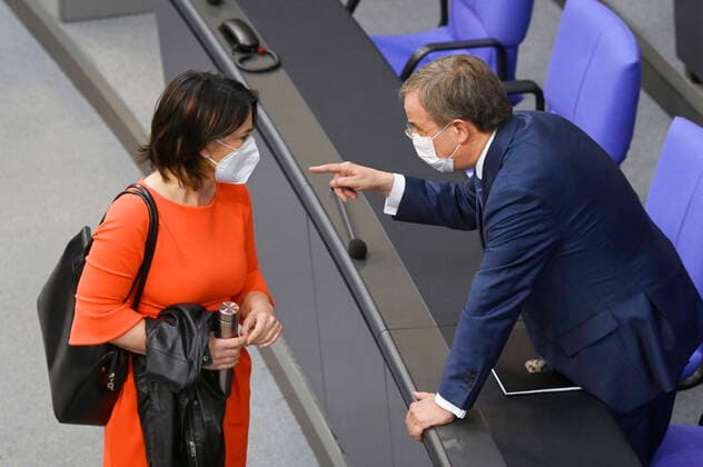 Annalena Baerbock und Armin Laschet in der 236. Sitzung des Deutschen Bundestages im Reichstagsgebäude. Berlin, 24.06.2021 Foto:xF.xKernx xFuturexImage