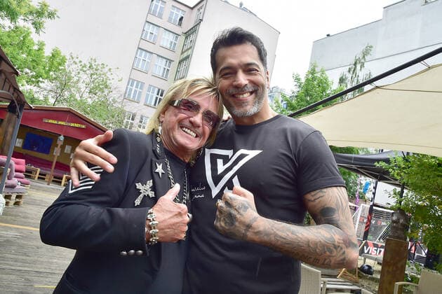 Visit-X, NacktfussballSpiel , SexxySoccer Bert Wollersheim, Silvio Aurelio NacktfussballSpiel , SexxySoccer im Rahmen der diesjärigen Fussball WM am Checkpoint Charly im Charlys Beach in Berlin Mitte am 24.06.2021 Photopress Mueller