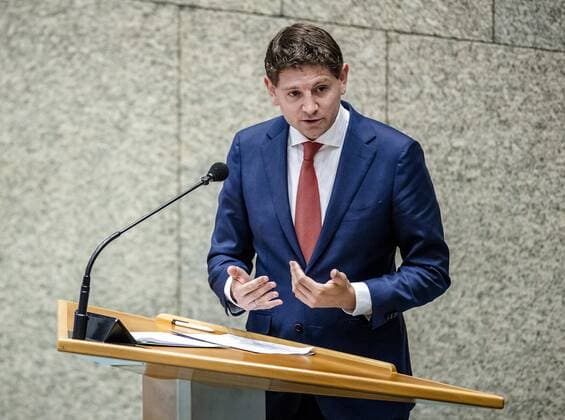 THE HAGUE Jan Paternotte D66 in the House of Representatives during a debate about the developments surrounding the corona virus REMKO DE WAAL W  Copyright: xHollandsexHoogtex xxANPx x432981673x
