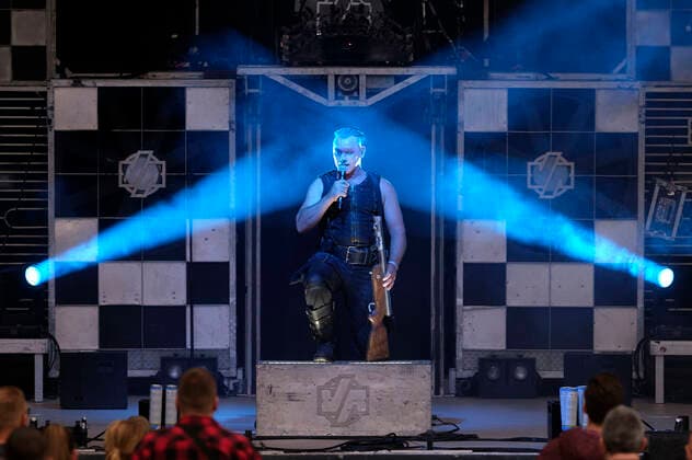 Rene Anlauff of Völkerball live at the concert series Back on Stage at the Gilde Parkbühne Hannover, 24 06 2021 Foto:xU.xStammx xFuturexImage