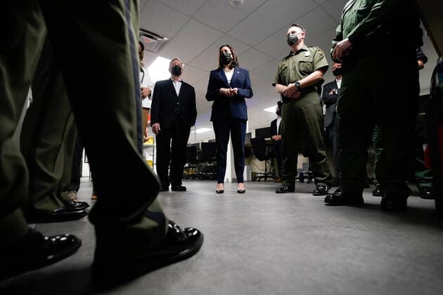 June 25, 2021, El Paso, Texas, USA: United States Vice President Kamala Harris tours the El Paso Border Patrol Station with US Senate Majority Whip Dick Durbin (Democrat of Illinois) in El Paso, Texas on June 25, 2021 El Paso USA - ZUMAs152 20210625_zaa_s152_011 Copyright: xYurixGripasx-xPoolxViaxCnpx