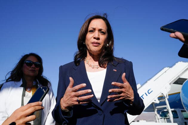 June 25, 2021, El Paso, Texas, USA: United States Vice President Kamala Harris makes remarks as she arrives at El Paso International Airport in Texas to visit the border on June 25, 2021 El Paso USA - ZUMAs152 20210625_zaa_s152_030 Copyright: xYurixGripasx-xPoolxViaxCnpx