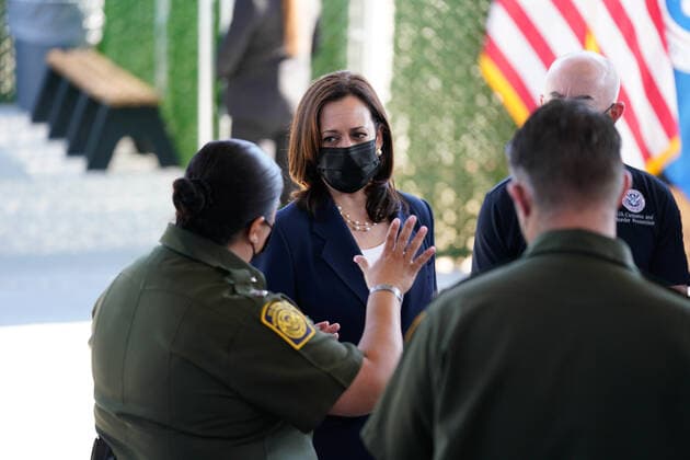 June 25, 2021, El Paso, Texas, USA: United States Vice President Kamala Harris tours the El Paso Border Patrol Station in El Paso, Texas on June 25, 2021 El Paso USA - ZUMAs152 20210625_zaa_s152_044 Copyright: xYurixGripasx-xPoolxViaxCnpx