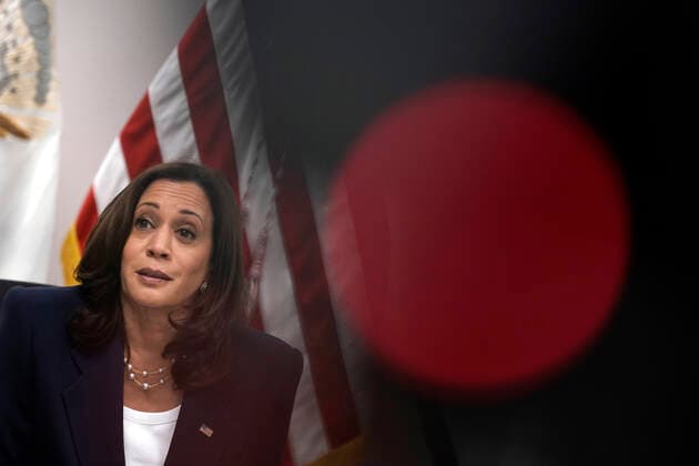 June 25, 2021, El Paso, Texas, USA: United States Vice President Kamala Harris meets with faith and community leaders who are assisting with the processing of migrants seeking asylum at El Paso International Airport in Texas on June 25, 2021 El Paso USA - ZUMAs152 20210625_zaa_s152_081 Copyright: xYurixGripasx-xPoolxViaxCnpx